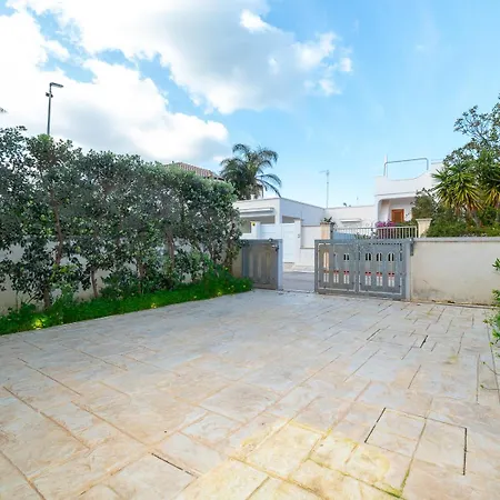Annamaria A 50 Metri Dalla E Parcheggio Holiday home *